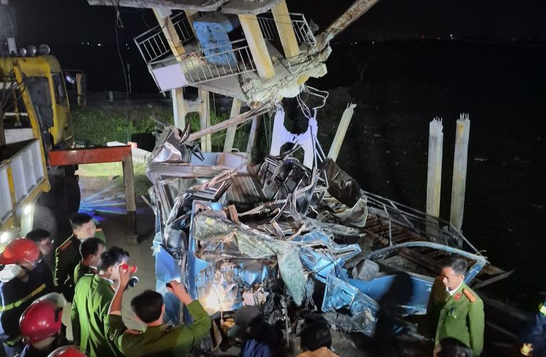 [VIDEO] Hiện trường vụ xe tập lái gặp TN, thầy dạy lái không còn về ăn Tết