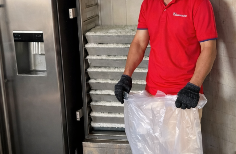 [VIDEO] Hình ảnh bình dị của tài xế 7 chỗ trước khi dẫn đến sự cố với xe bán tải