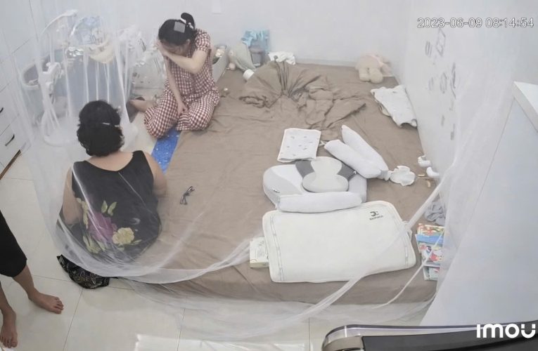 [VIDEO] Phần 2: Mẹ chồng giáo huấn con dâu nhận thay mẹ “xì hơi” chỗ đông người