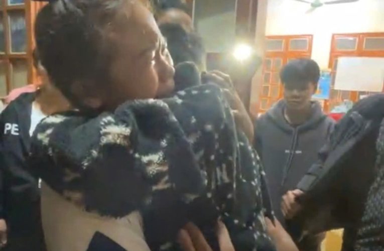 [VIDEO] Hiện trường vụ việc người mẹ tìm thấy con trong lớp học khóa trái cửa