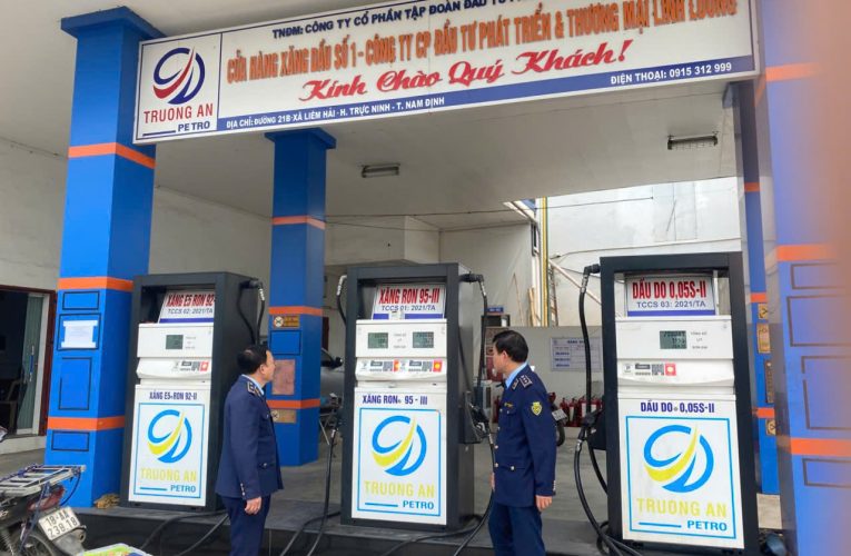 Xử phạt 35 triệu đồng cơ sở kinh doanh xăng dầu bán cao hơn mức giá quy định